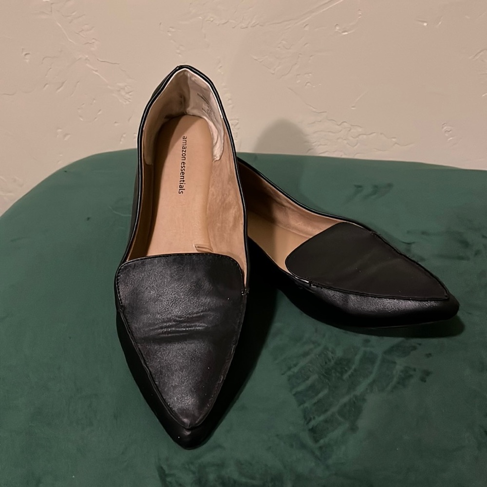 Amazon Essentials Black Flats